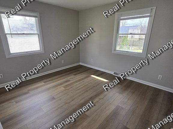 3rd image of 610 Valparaiso St Unit B
