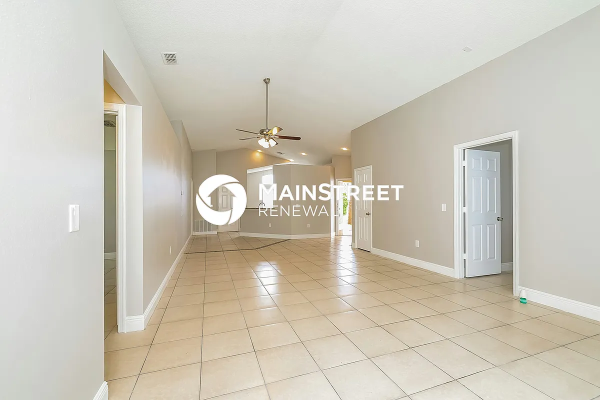Living Room - 3258 Fairfield Dr