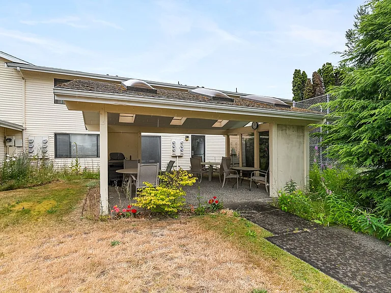 Heart of Downtown Lynden - Heritage Apartments — Photo 32