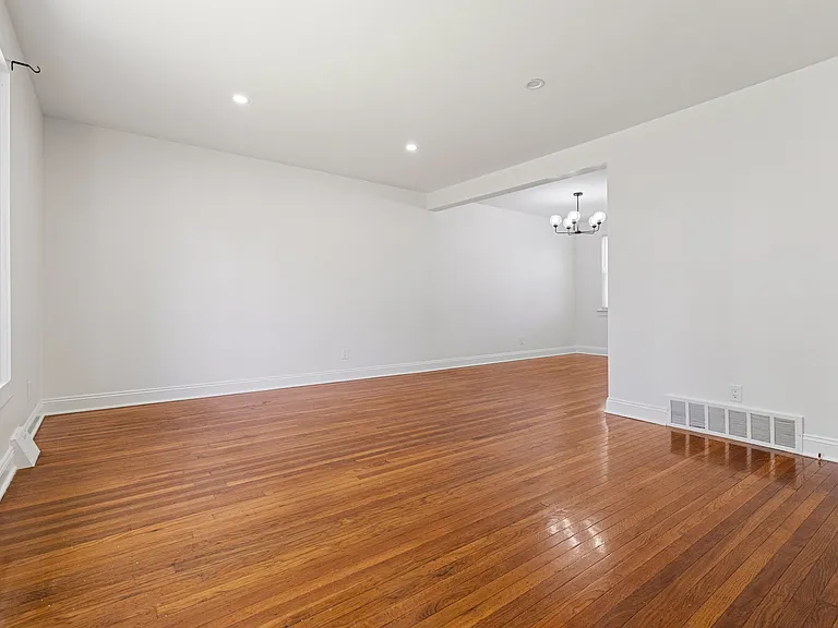 1325 Osbourne Ave — Photo 15