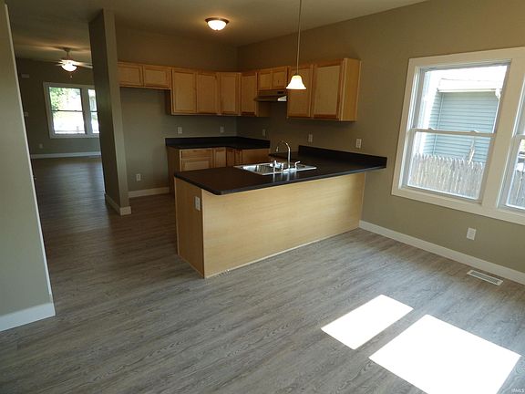 4th image of 705 N Saint Louis Blvd