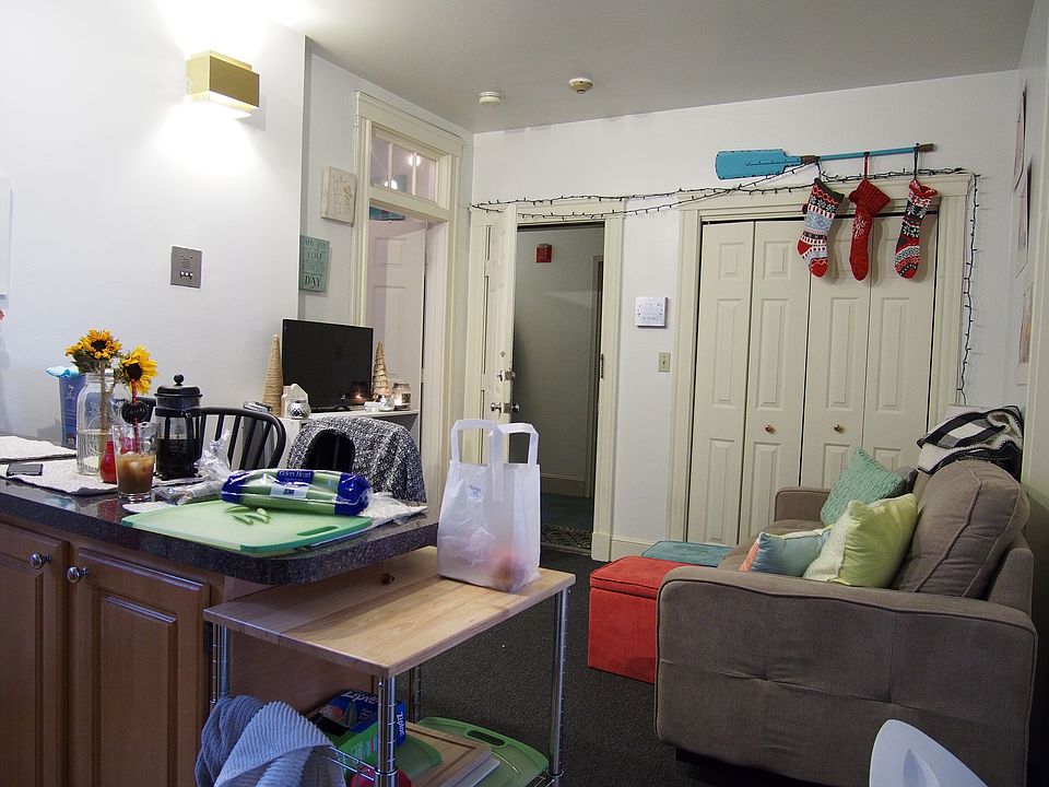 2nd image of 829 Beacon St #12DN