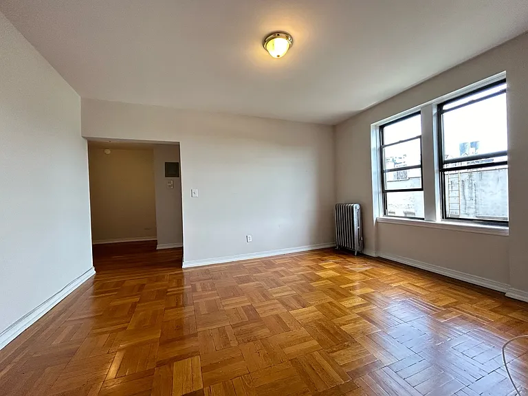 711 Ocean Ave #EG — Photo 3