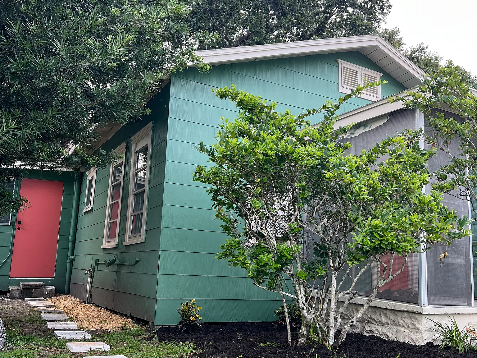 1406 Winn Ave — Photo 2