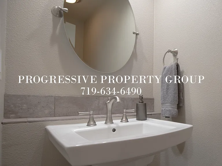 1120 Hill Cir — Photo 10