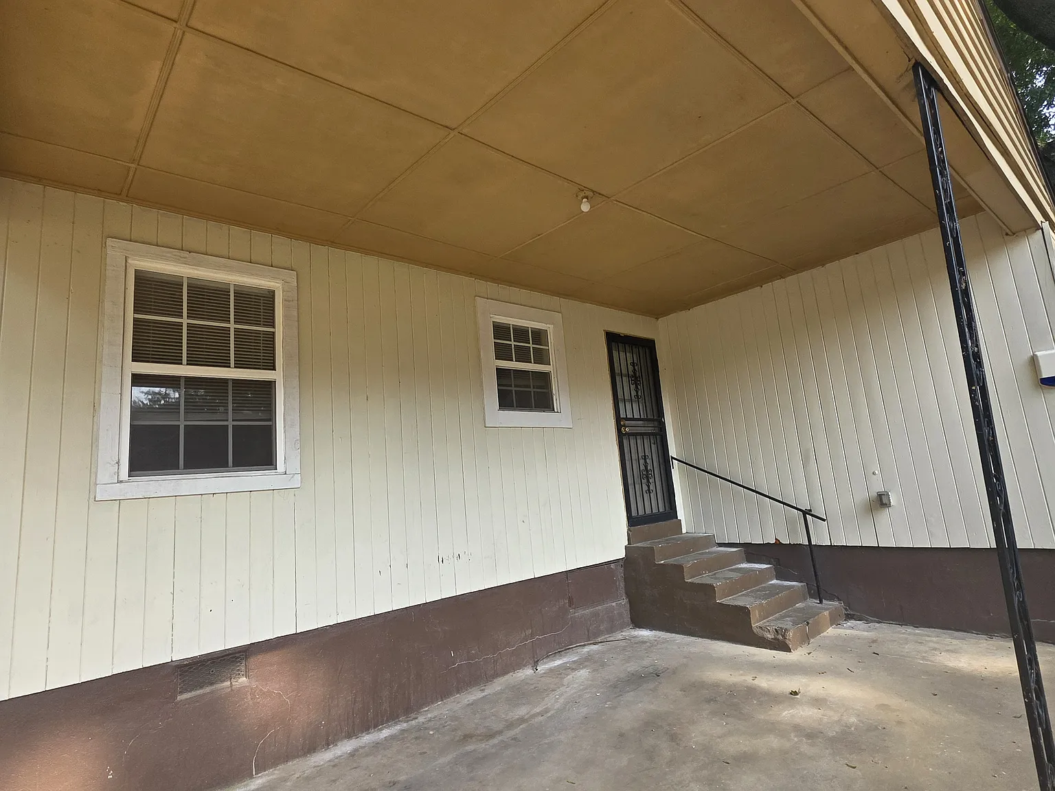 Charming 3-Bedroom, 2-Bath Home for Lease — Photo 4