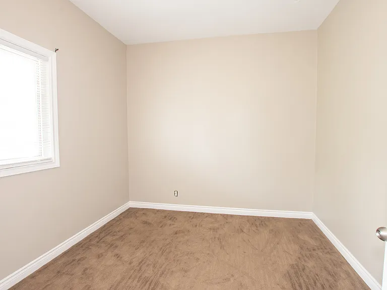 203 Niagara St — Photo 14