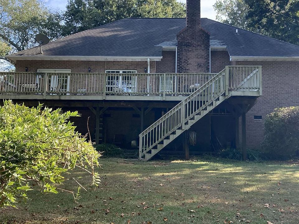 2nd image of 163 Crystal Cir