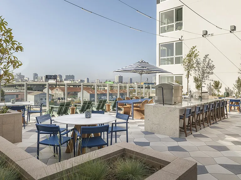 Portico Waterfront — Photo 43