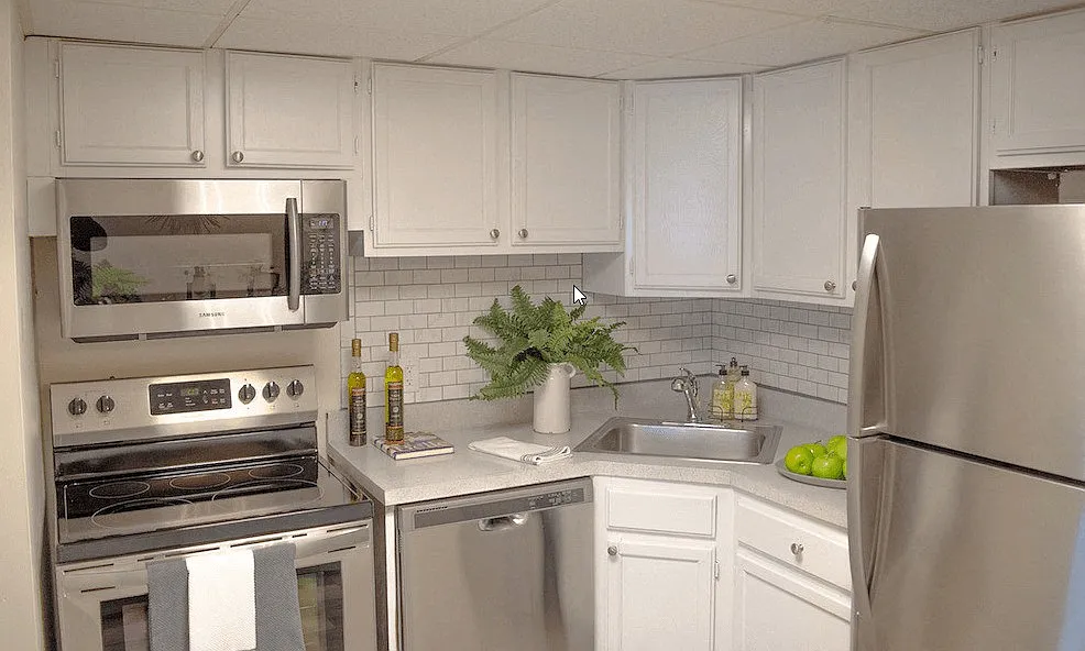 Dutch Village Apartments — Photo 1