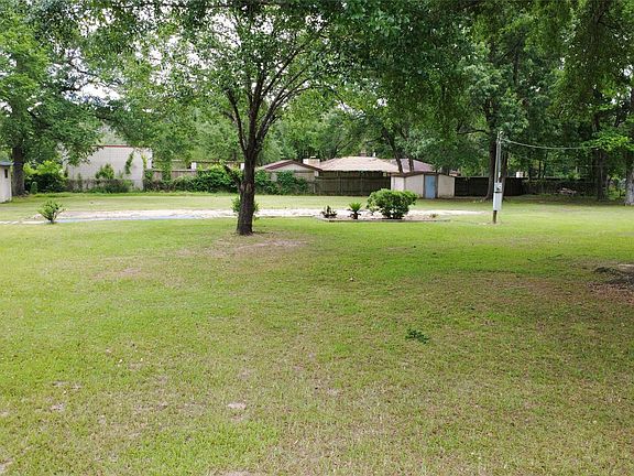 3rd image of 69 W Old Field Dr