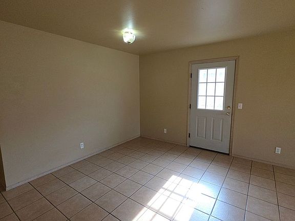 5th image of 1002 N Greenwich Ave