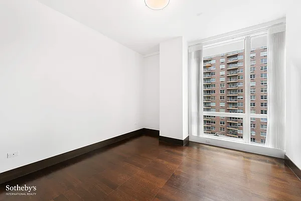 Rented by Sotheby's International Realty | media 28