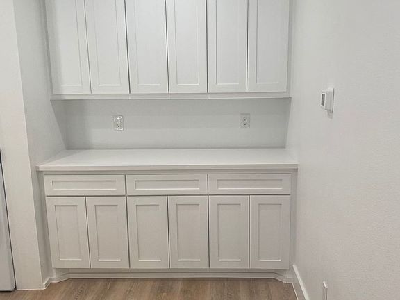 4th image of 921 Marine Dr APT 121