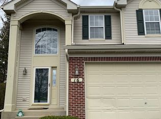 16 Rose Hill Ct, Algonquin, IL 60102