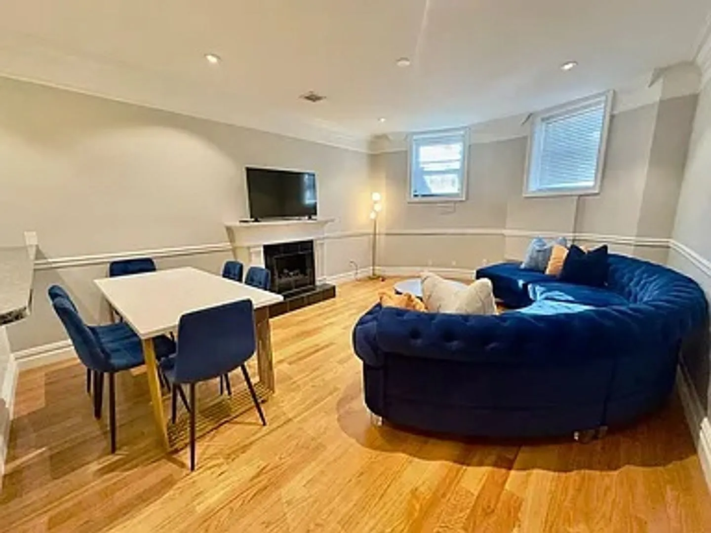 No Brokers Fee, Garden Level Unit, In-Unit Washer and Dryer, Central Heat/AC, Parking for Rent — Photo 4
