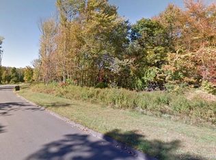 2 Fallen Leaf Rd, Newtown, CT 06470