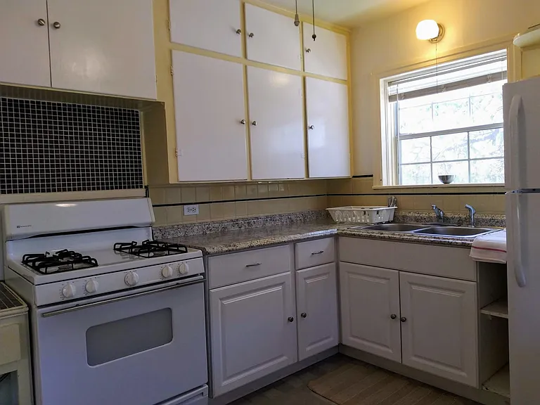 241 W Norwood Ct #1 — Photo 7
