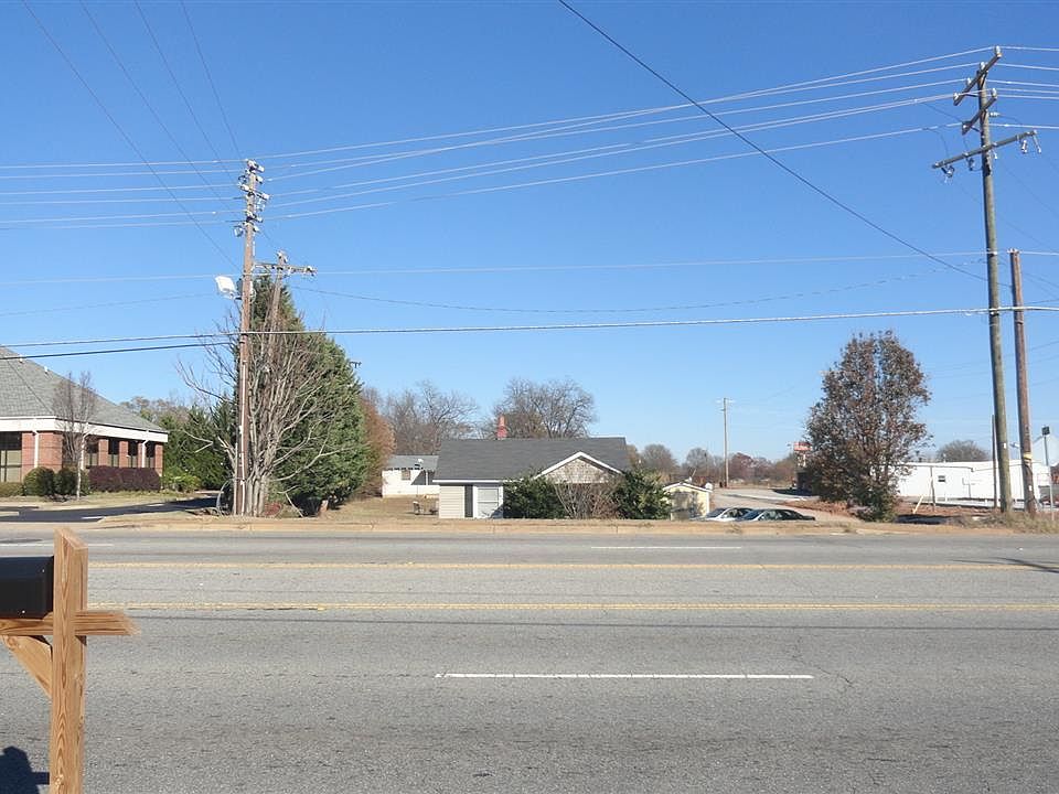 2nd image of 117 Beach Ct