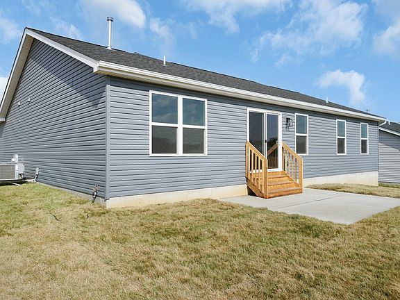 2nd image of 360 Cumberland Ct