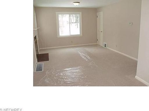 5th image of 187 Goodhue Dr