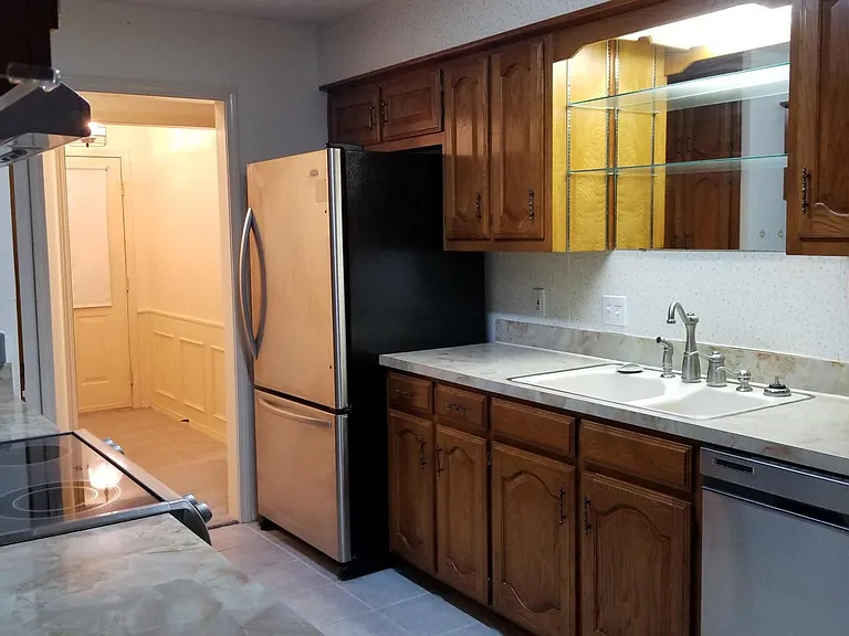 624 Cleveland St — Photo 13