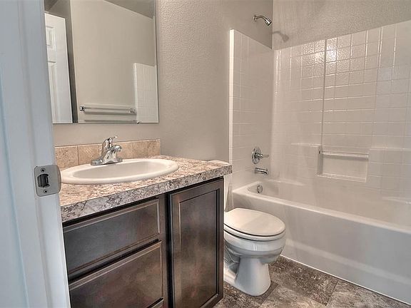 1090 E, RUTHERGLEN BATH_08082018