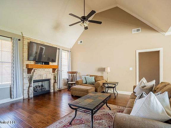 5th image of 6732 Aquila Cir W
