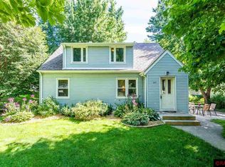 617 W Myrtle St, Saint Peter, MN 56082
