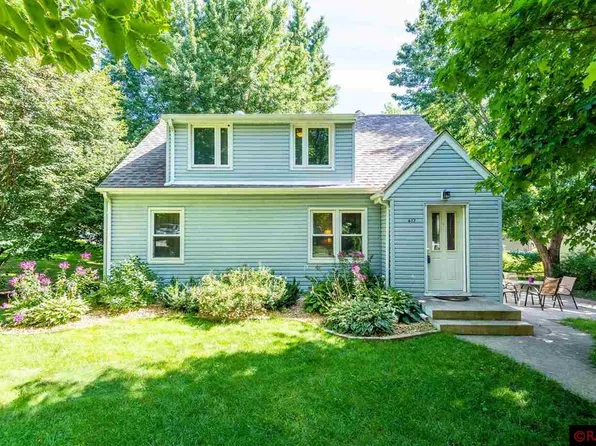 617 W Myrtle St, Saint Peter, MN 56082