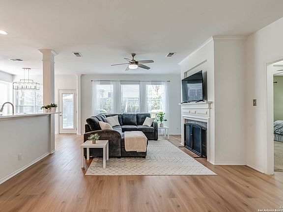 5th image of 9130 Brae Glen