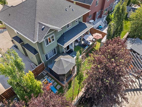 2nd image of 737 NE Canoe Ave SW