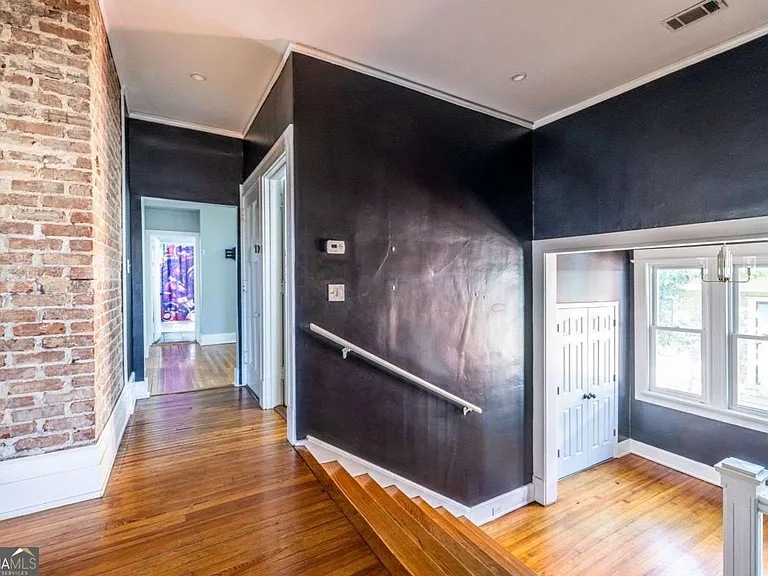 692 Myrtle St NE — Photo 41