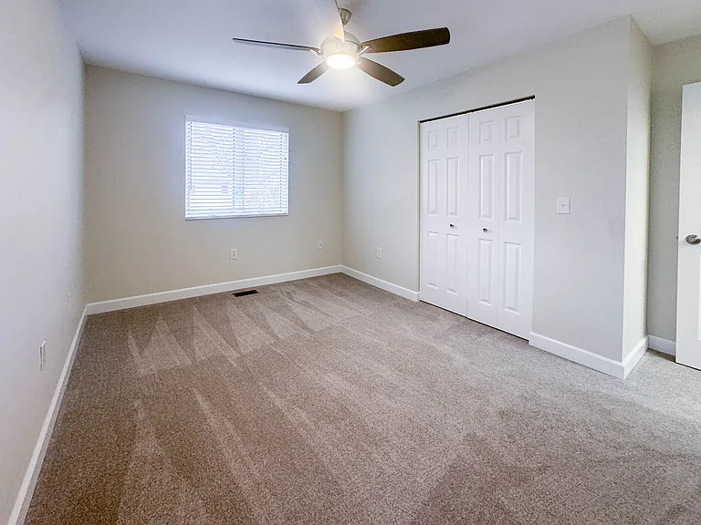 910 Hope Dr — Photo 14