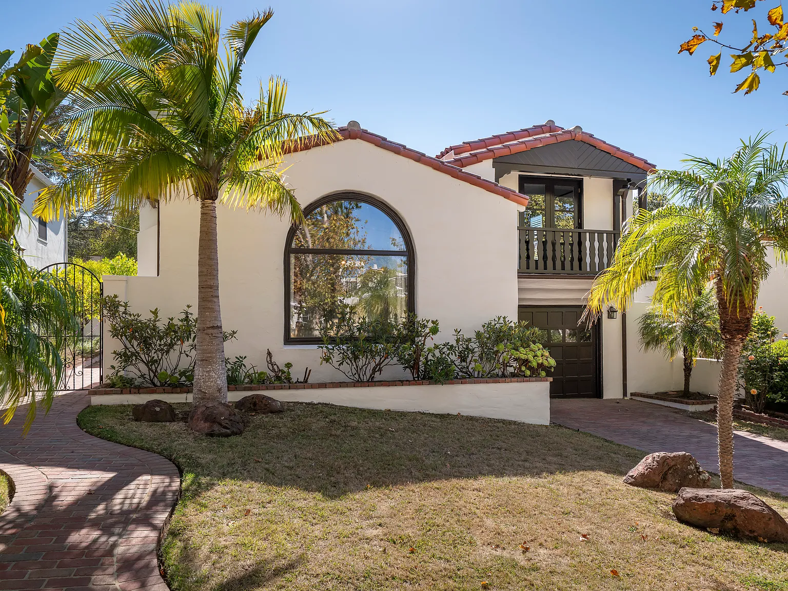 4 bed, 2.5 bath, 2173 sqft, $8,500 — Photo 1