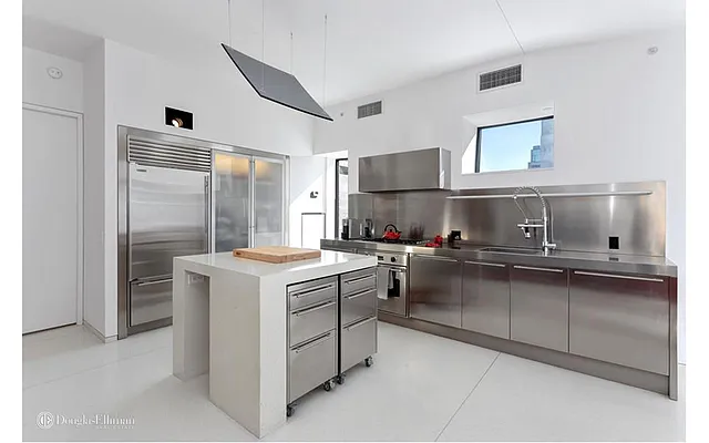 Rented by Douglas Elliman | media 35