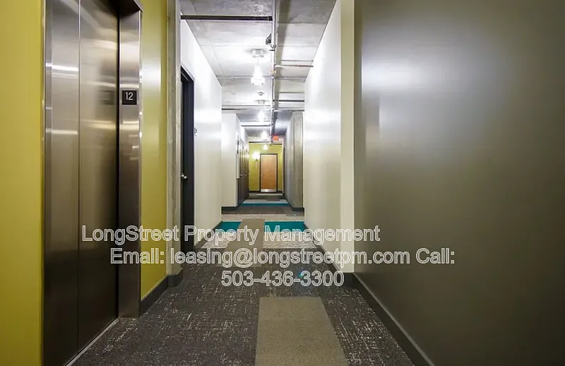 Studio, 1.0 bath, 718 sqft, $1,595 — Photo 3