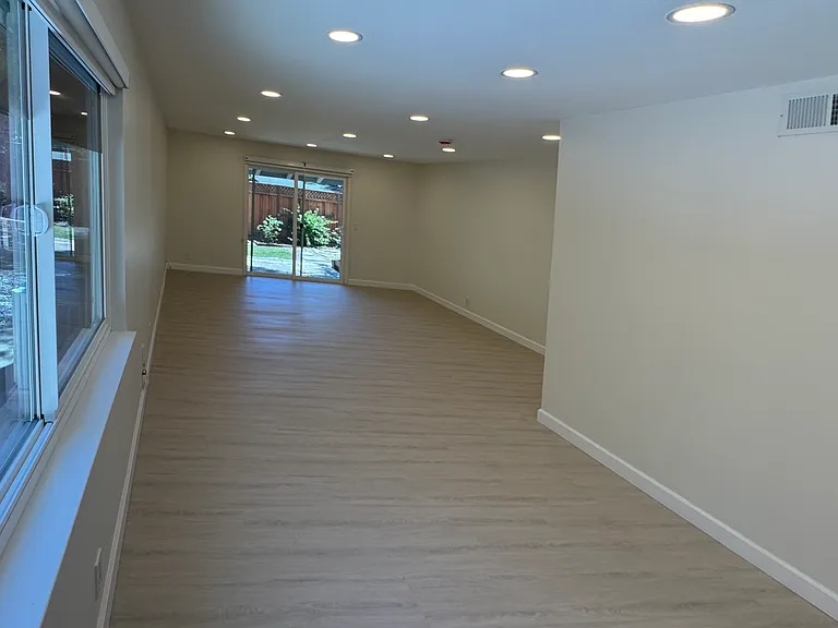 1126 Steinway Ave — Photo 7
