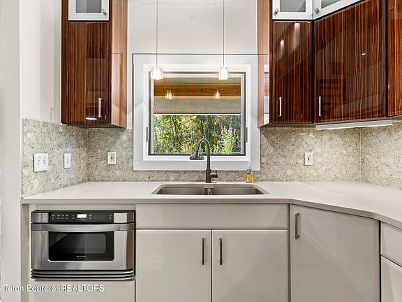 4th image of 4445 S Fallen Leaf Ln