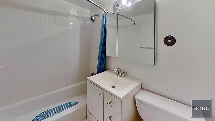 Rented by Bond New York | media 11