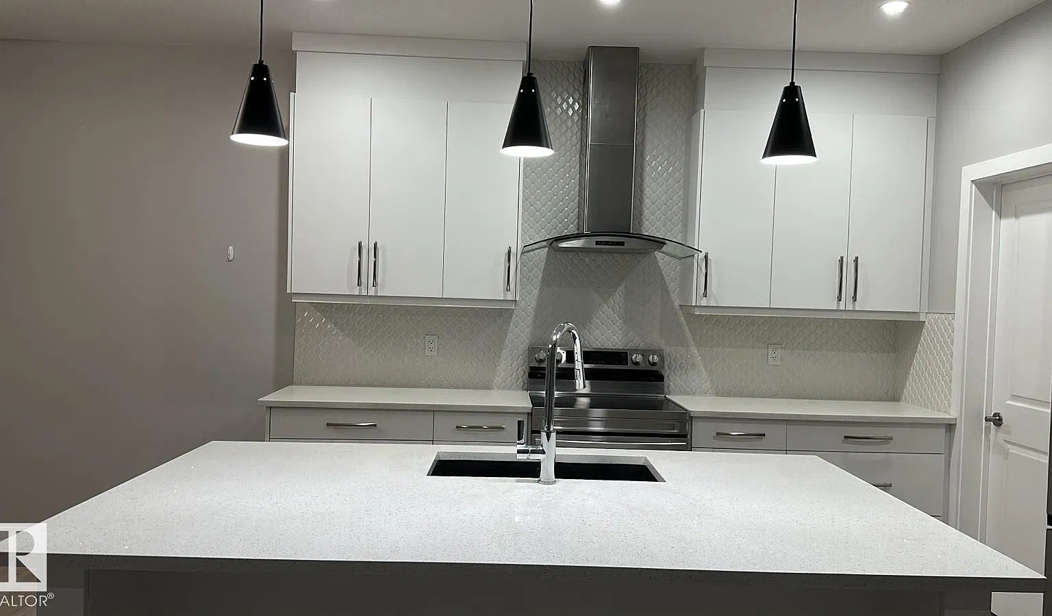 3 bed, 2.5 bath, 2106 sqft, $2,500 — Photo 4