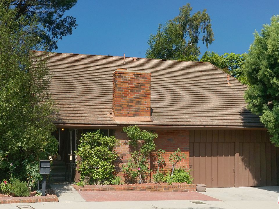 1st image of 10218 Autumn Leaf Cir