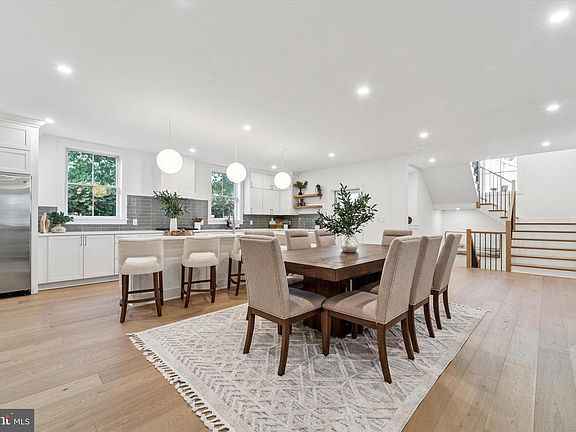 4th image of 25 N Ridge Ave Unit B