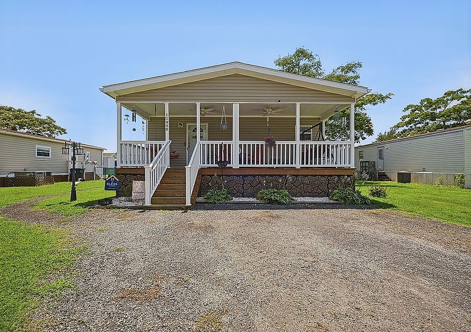 1st image of 10488 Twin Ponds Dr