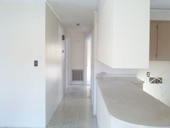 3rd image of 2889 Ebony Ave