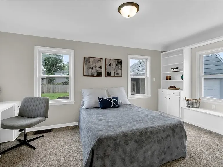1049 Staub Ct NE — Photo 17