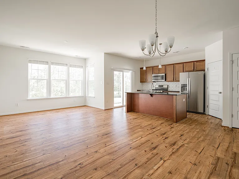 18352 Palisades Ct — Photo 14