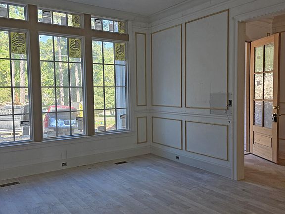 3rd image of 4130 Laurel Hills Rd