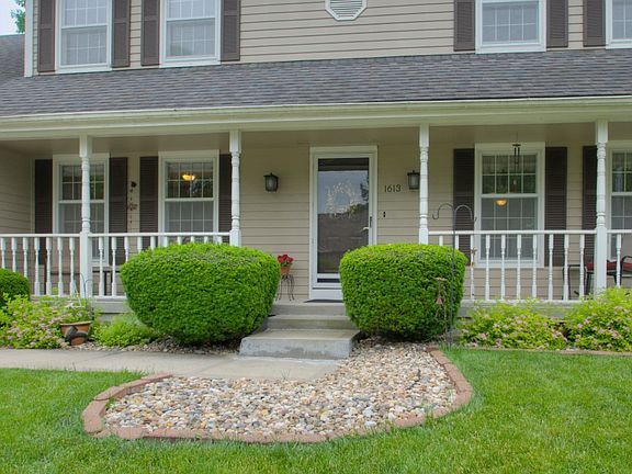 2nd image of 1613 Welleslay Ln