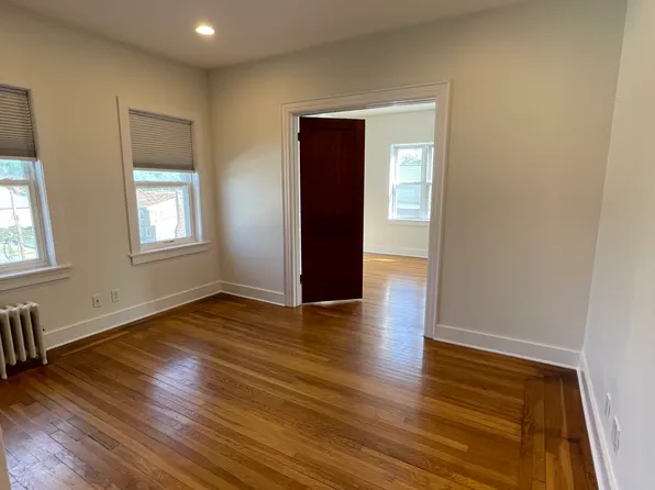258 W Post Rd, White Plains, NY 10606